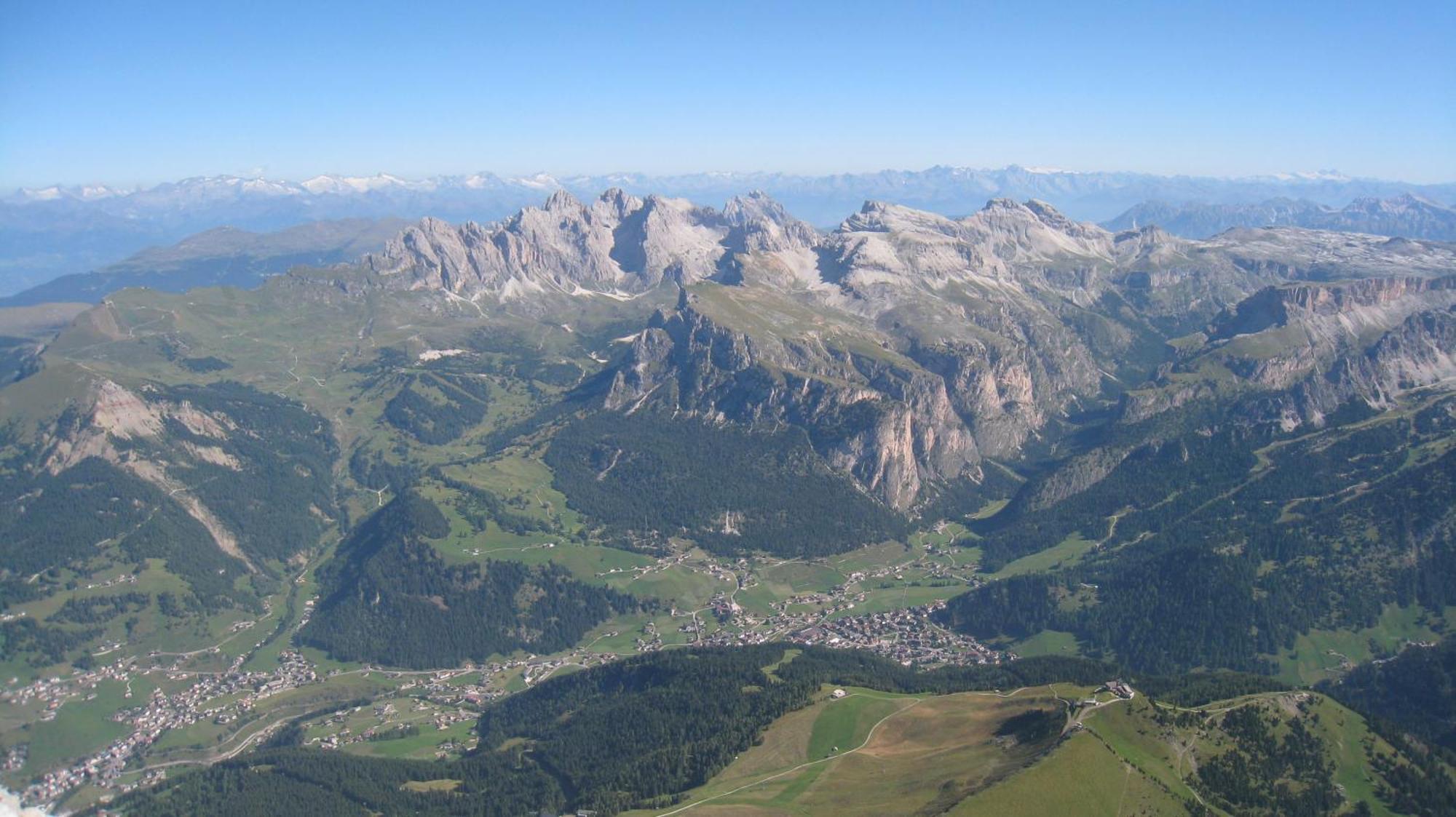 Apartments Dolomie Ortisei Bagian luar foto